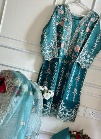 Wholesale Salwar Kameez: Readymade Branded Ladies Suits - Kesari Exports