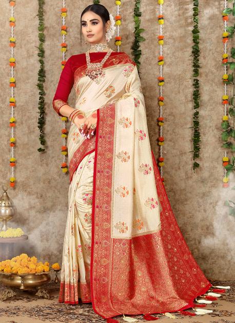 Staring White Soft Silk Saree With Breathtaking Blouse Piece –  LajreeDesigner