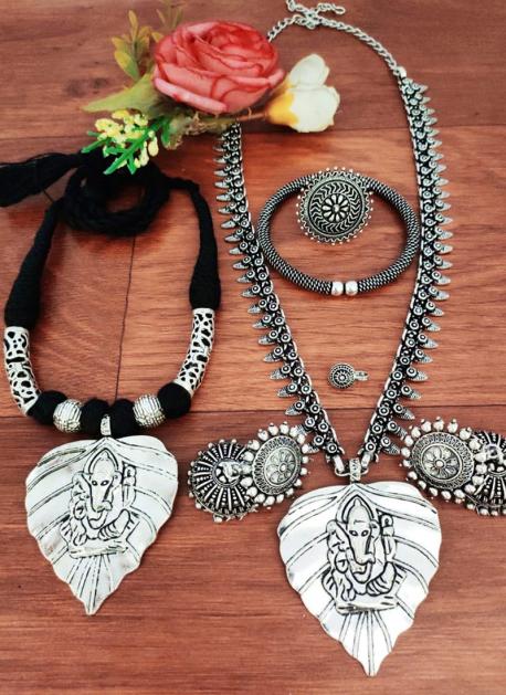 Fancy thread necklace deals
