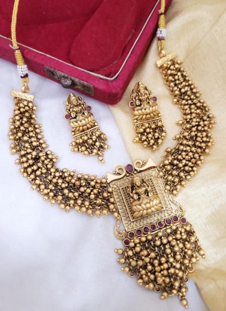 Fancy stone necklace shop